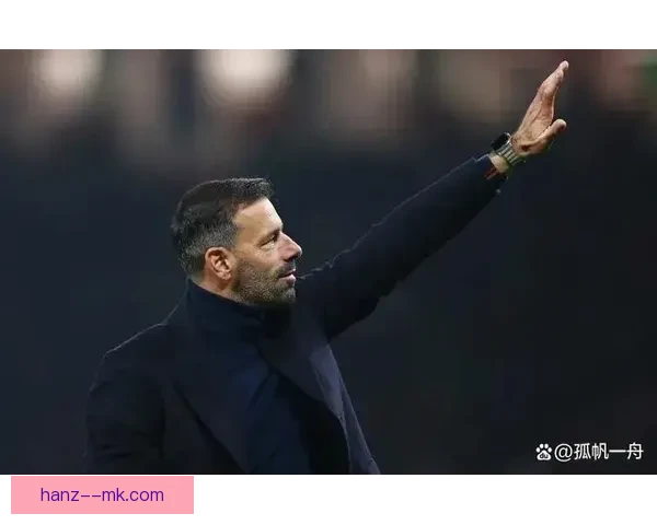 曼联正式任命范尼斯特鲁伊为新一任助理教练助力球队复兴