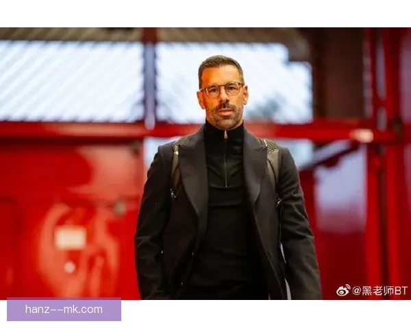 曼联官方宣布范尼斯特鲁伊回归加盟教练团队担任助理教练 曼联官方宣布范尼斯特鲁伊回归加盟教练团队担任助理教练
